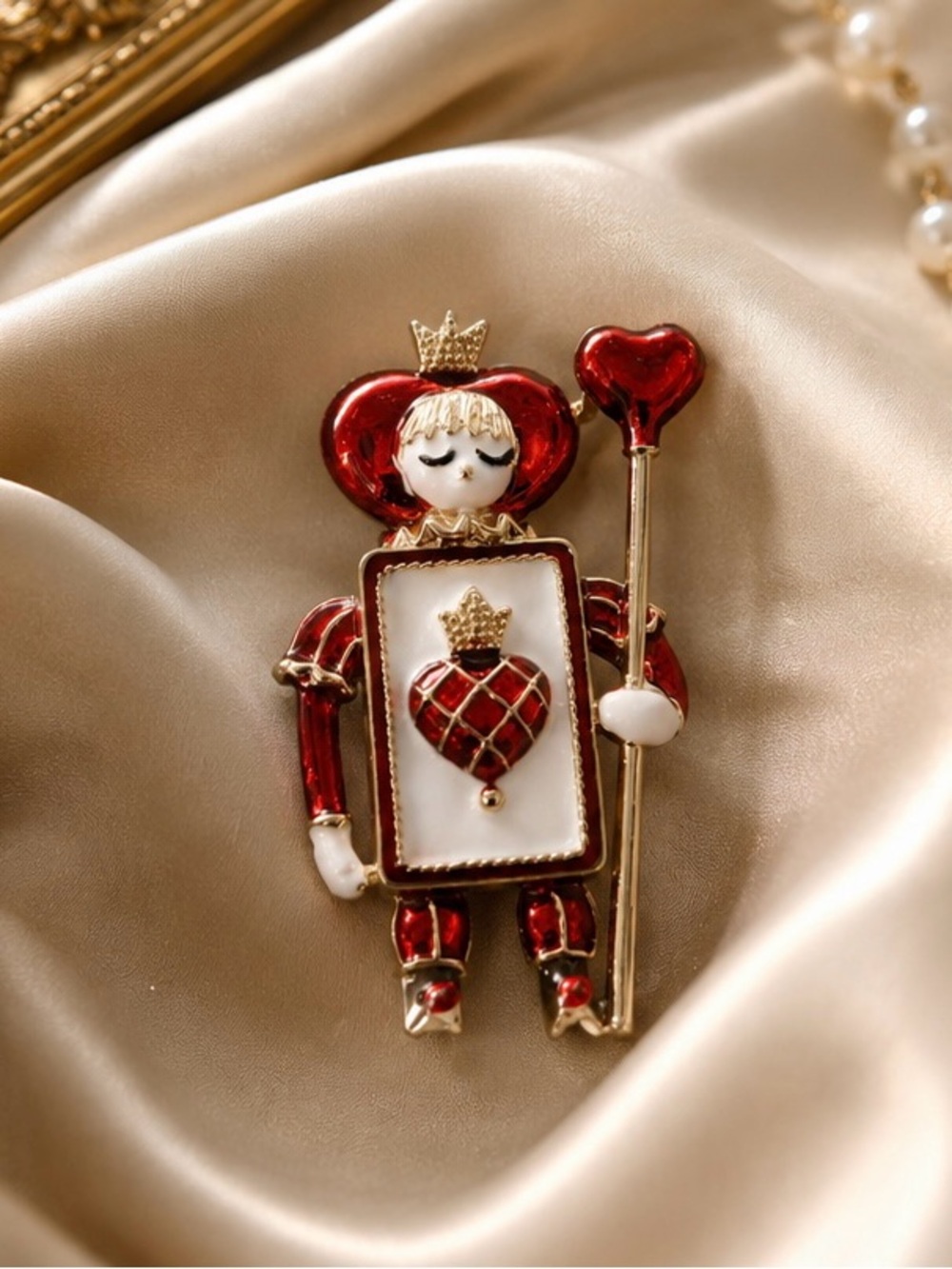 Queen of Hearts Enamel Brooch Pin Red Gold Tone Cute Royal Card Style